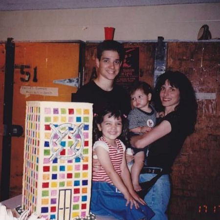 Phyllis Fierro and Ralph Macchio took a photo with their kids when they were young.